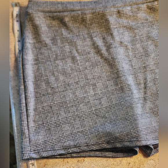 Charlotte Russe Houndstooth Skort Size L - Picture 5 of 7